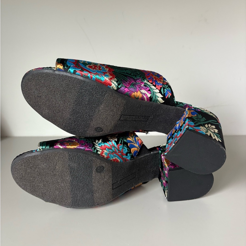 CHRISTIAN SIRIANO for Payless Brocade Chunky Satin Multicolor Open Toe Shoes - Picture 2 of 9